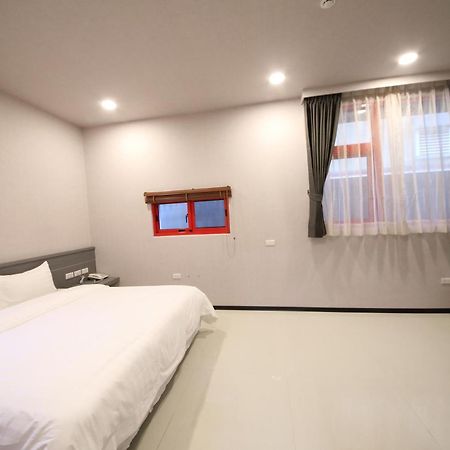 花蓮亮君經典民宿1館加2館民宿-東大門夜市-電梯包棟bright King Homestay Hualian Pokój zdjęcie