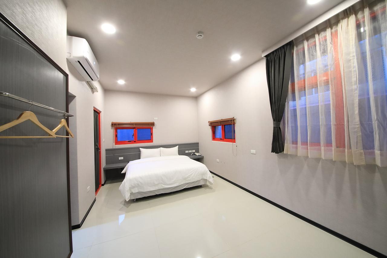 花蓮亮君經典民宿1館加2館民宿-東大門夜市-電梯包棟bright King Homestay Hualian Zewnętrze zdjęcie