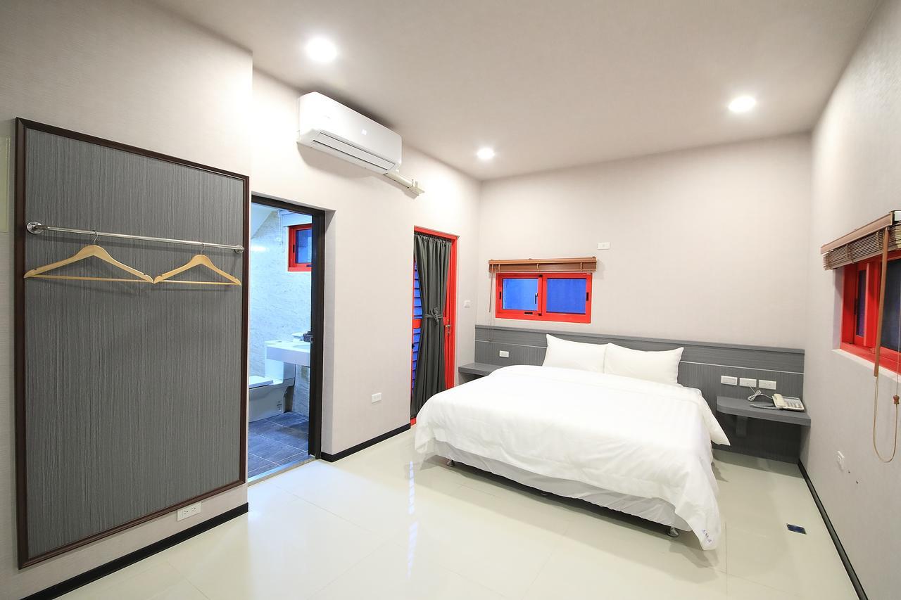 花蓮亮君經典民宿1館加2館民宿-東大門夜市-電梯包棟bright King Homestay Hualian Zewnętrze zdjęcie