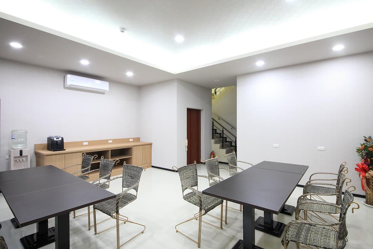 花蓮亮君經典民宿1館加2館民宿-東大門夜市-電梯包棟bright King Homestay Hualian Zewnętrze zdjęcie