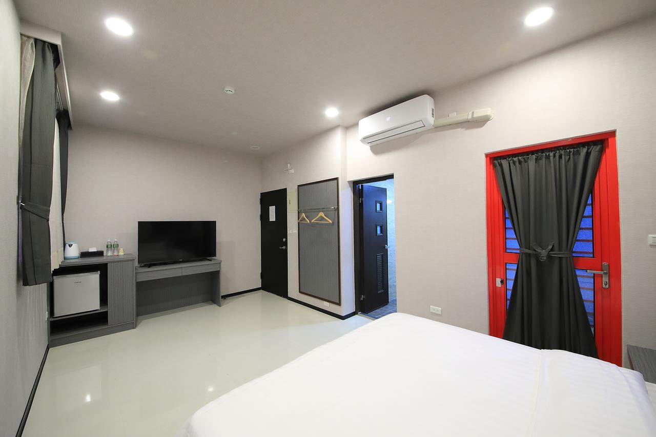 花蓮亮君經典民宿1館加2館民宿-東大門夜市-電梯包棟bright King Homestay Hualian Zewnętrze zdjęcie