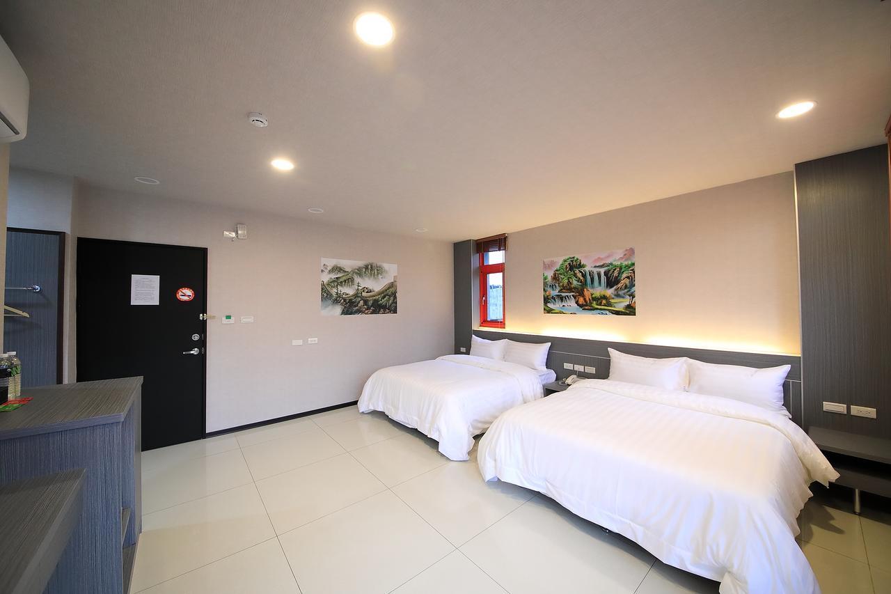 花蓮亮君經典民宿1館加2館民宿-東大門夜市-電梯包棟bright King Homestay Hualian Zewnętrze zdjęcie
