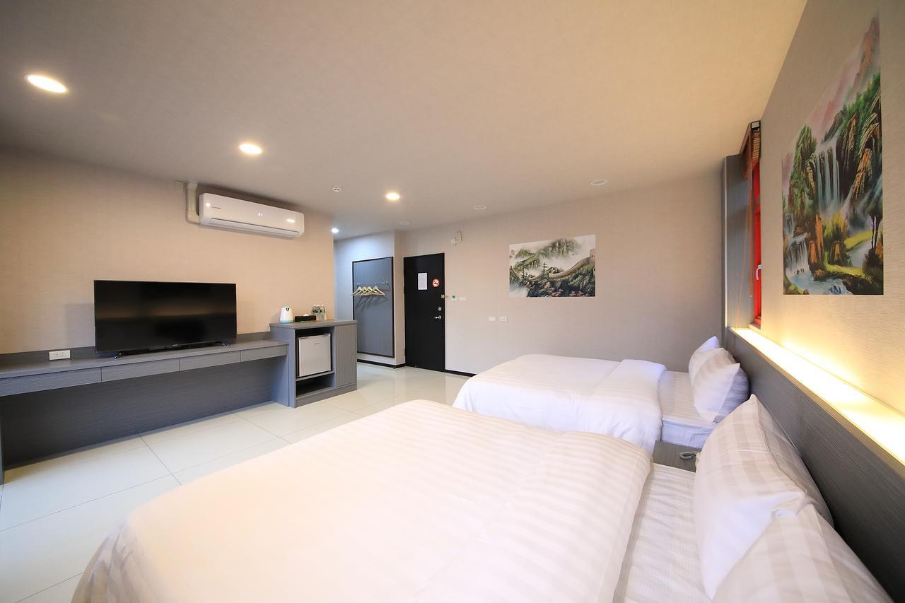 花蓮亮君經典民宿1館加2館民宿-東大門夜市-電梯包棟bright King Homestay Hualian Zewnętrze zdjęcie